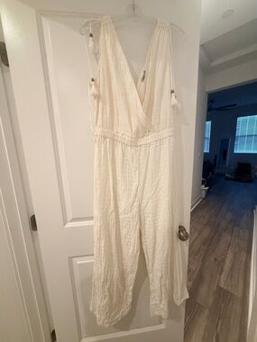 XL Faherty Women’s Sleeveless Cream Jumpsuit Romper V-Neck (Rowe Windowpane)